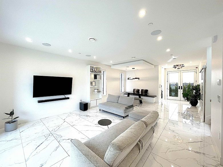 1633 SE Marine Drive