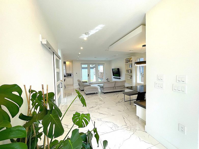 1633 SE Marine Drive