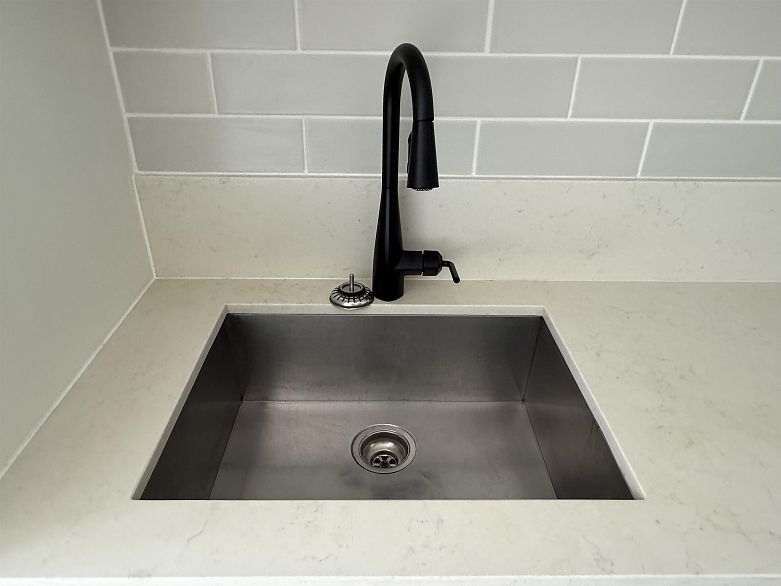 208 626 Alexander Street