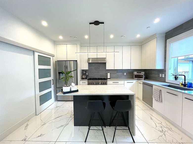 1633 SE Marine Drive