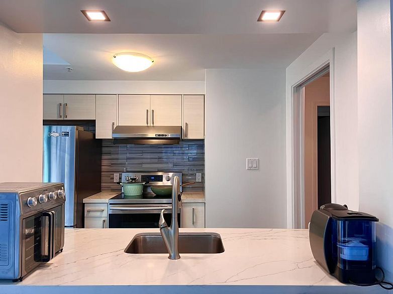 1706 1238 Melville Street