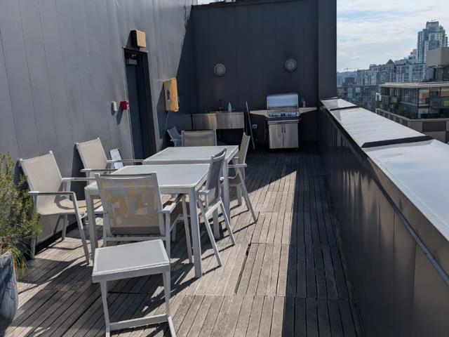 701 219 E Georgia Street