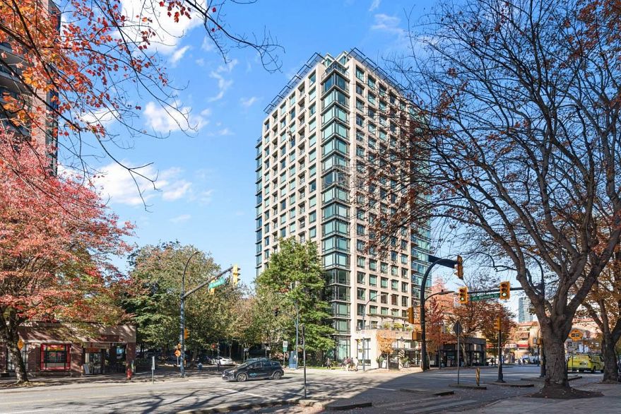 403 1003 Burnaby Street