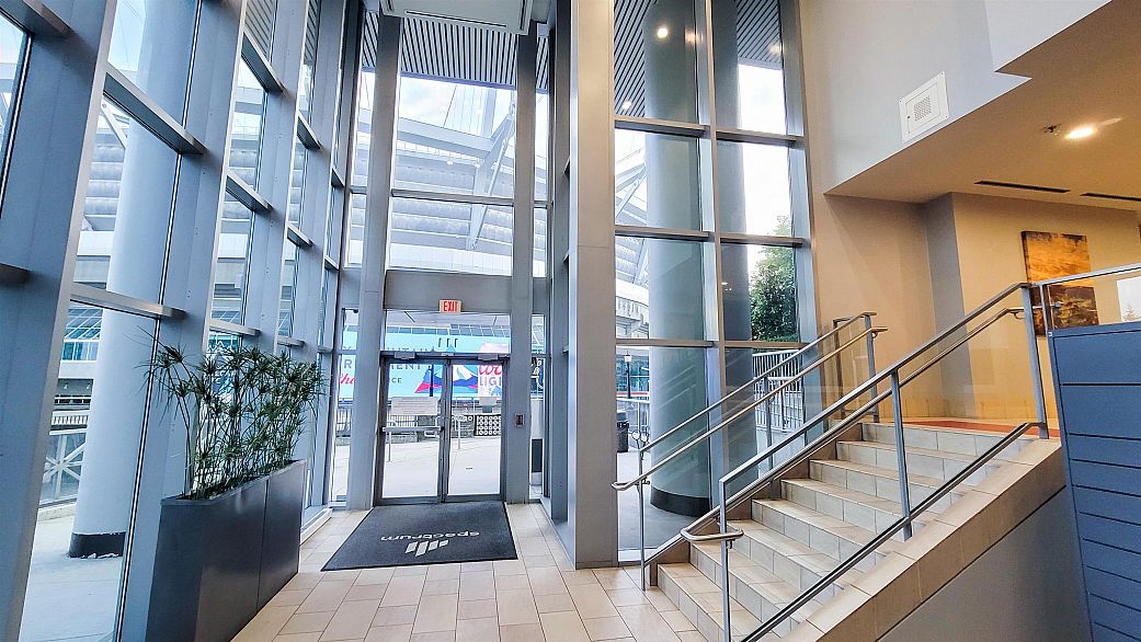 2506 111 W Georgia Street