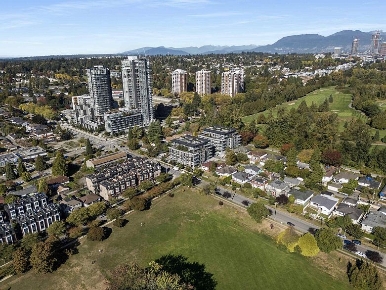 106 477 W 59th Avenue