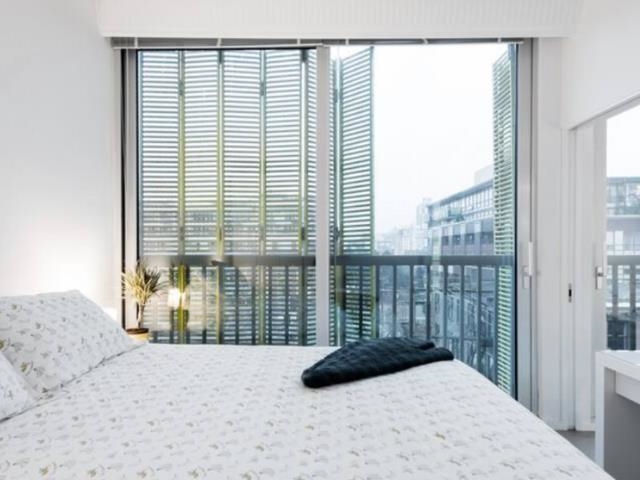 701 219 E Georgia Street