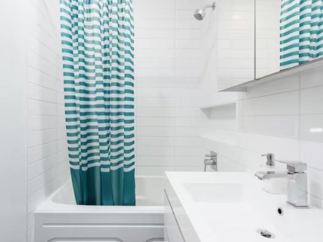 701 219 E Georgia Street