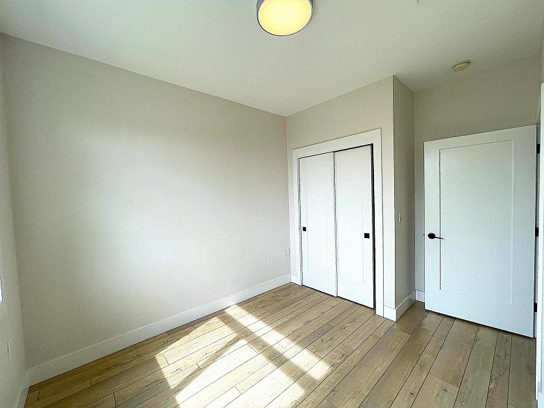 1633 SE Marine Drive