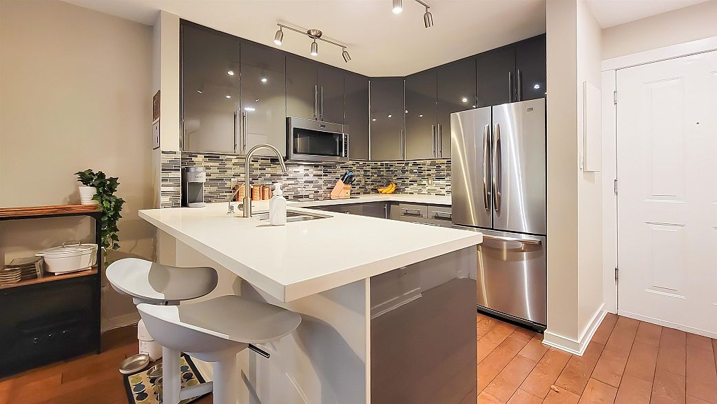 214 3038 Kent Avenue South E