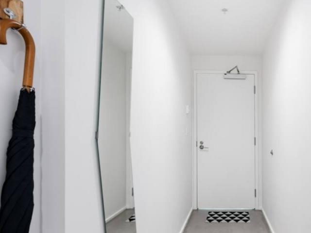 701 219 E Georgia Street