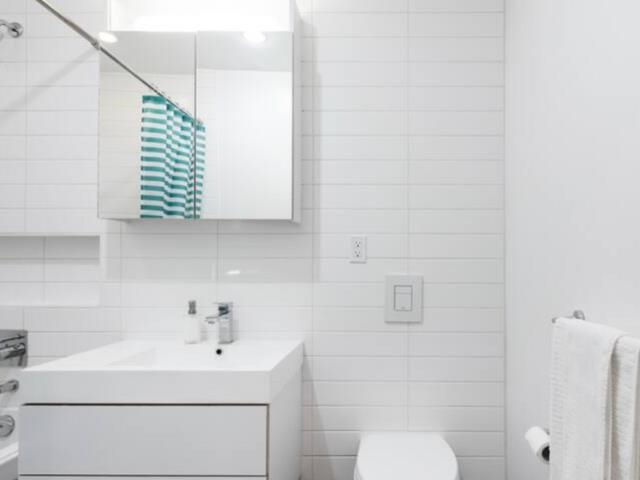 701 219 E Georgia Street