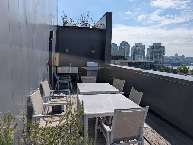 701 219 E Georgia Street