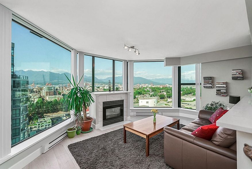 2001 1128 Quebec Street