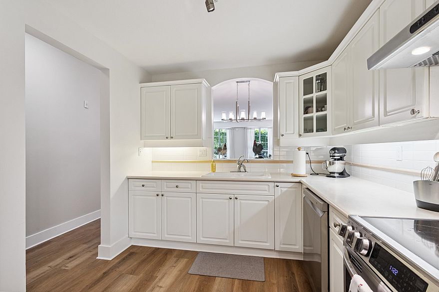 130 5835 Hampton Place