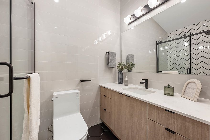 1 3065 Charles Street