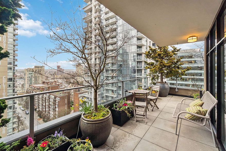 1601 1252 Hornby Street