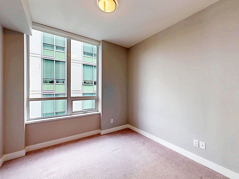 408 677 W 41st Avenue