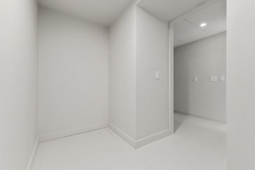 2406 1033 Nelson Street