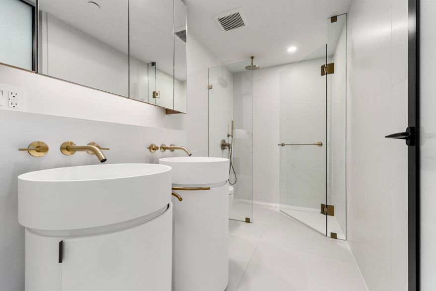 2406 1033 Nelson Street