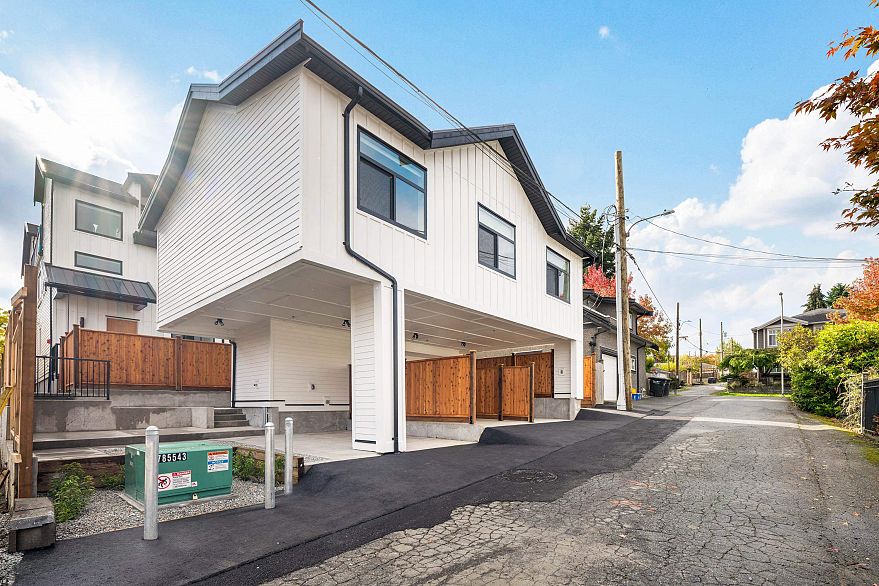 3 3065 Charles Street