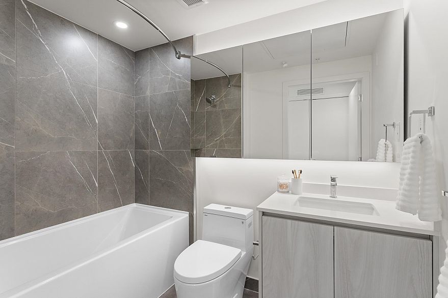 204 3264 Vanness Avenue