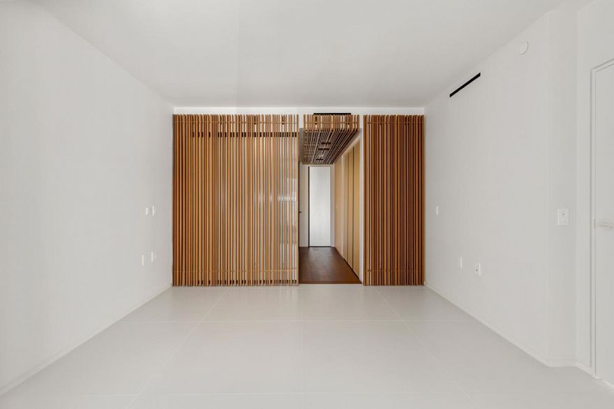 2406 1033 Nelson Street