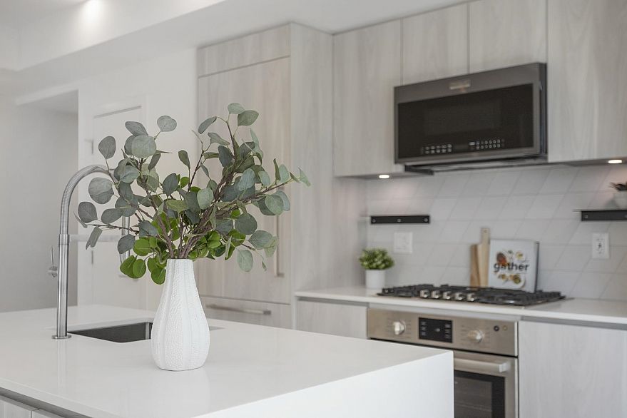 204 3264 Vanness Avenue