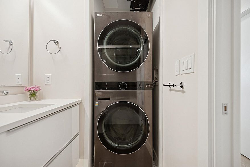 510 4427 Cambie Street