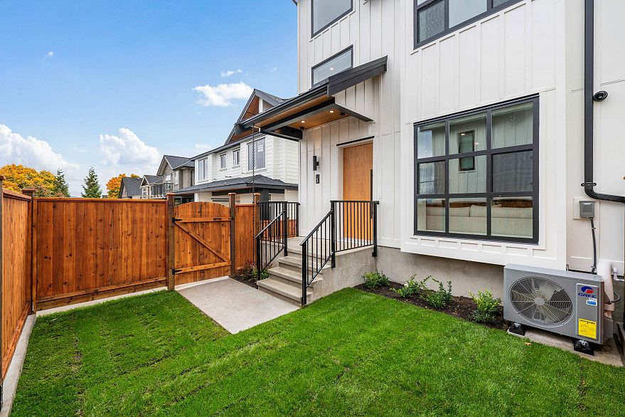 3 3065 Charles Street