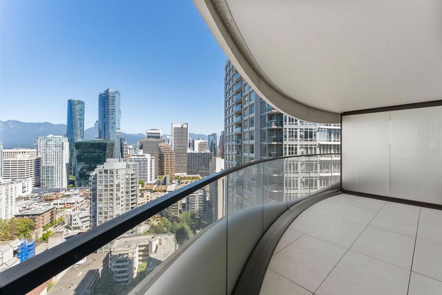 2406 1033 Nelson Street