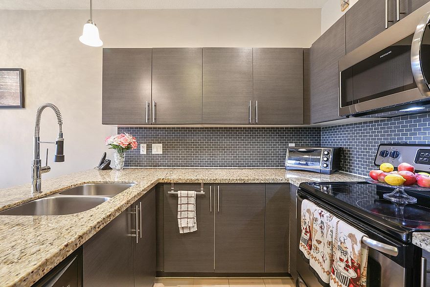 PH3 2239 Kingsway Street