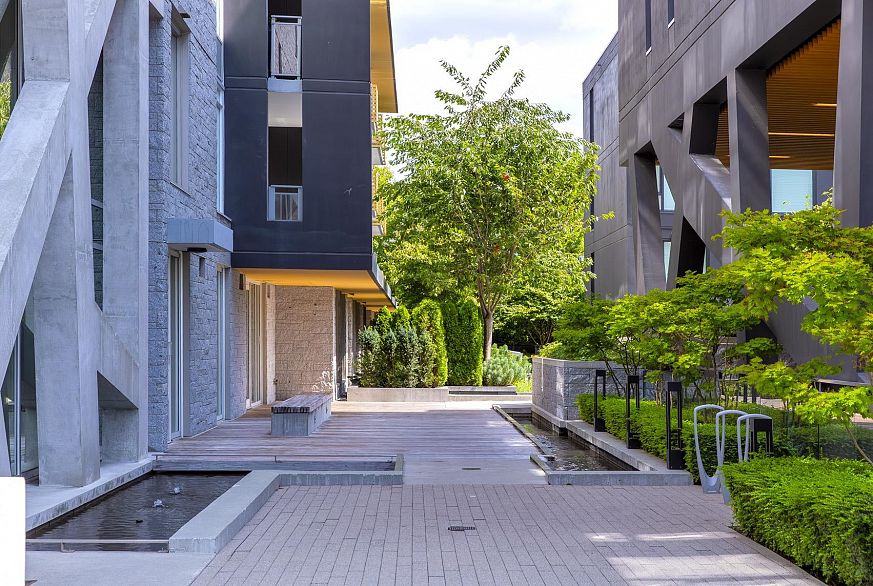 206 7428 Alberta Street