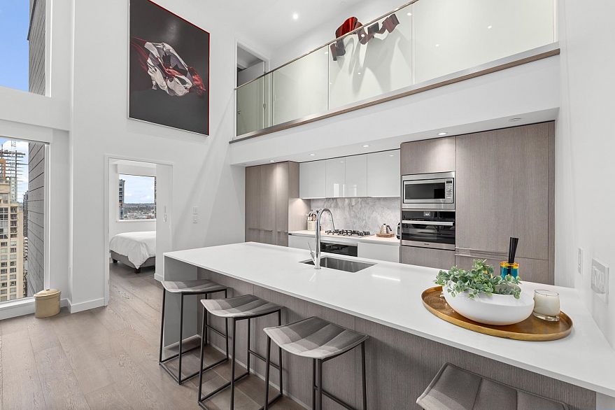 2208 1111 Richards Street