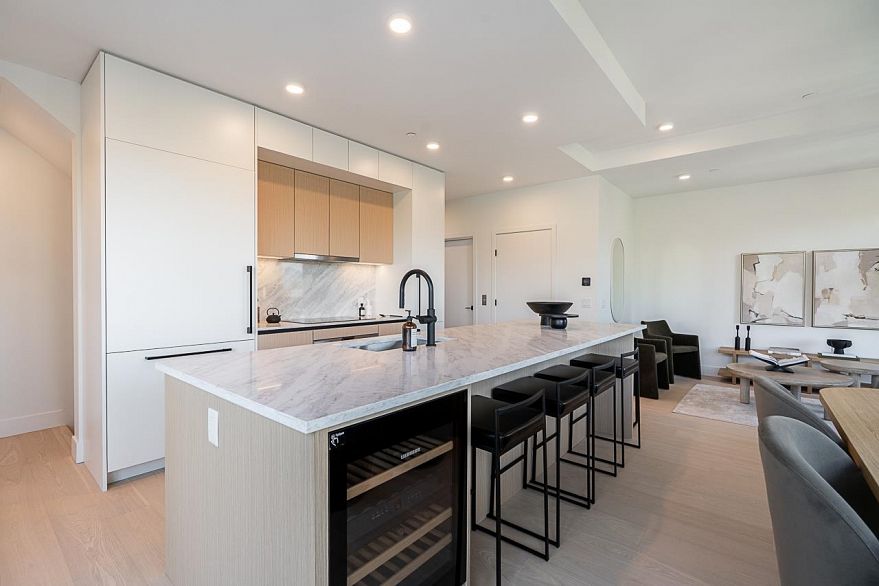 202 539 W 28th Avenue