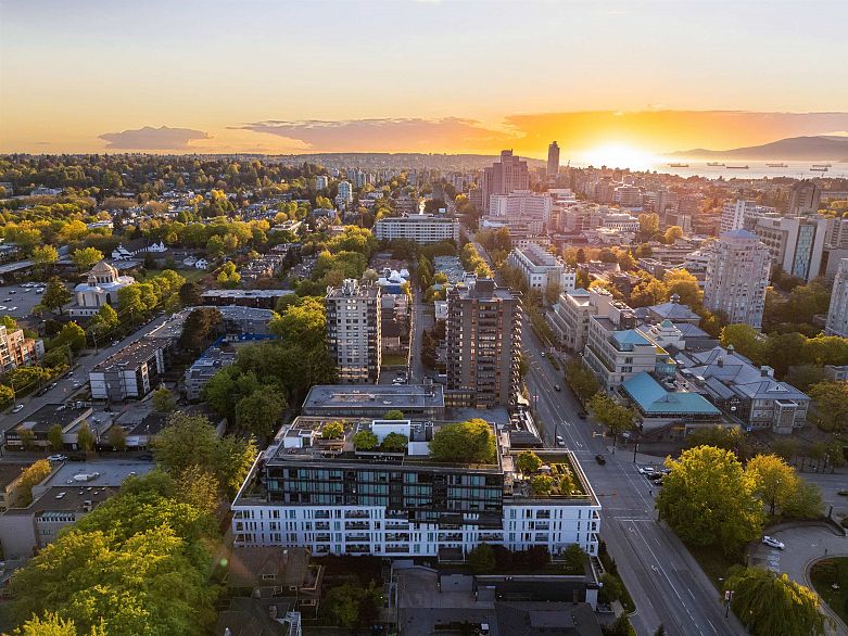 309 2888 Cambie Street