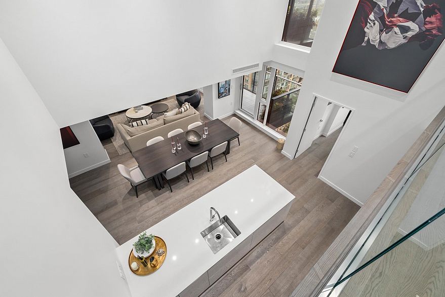 2208 1111 Richards Street