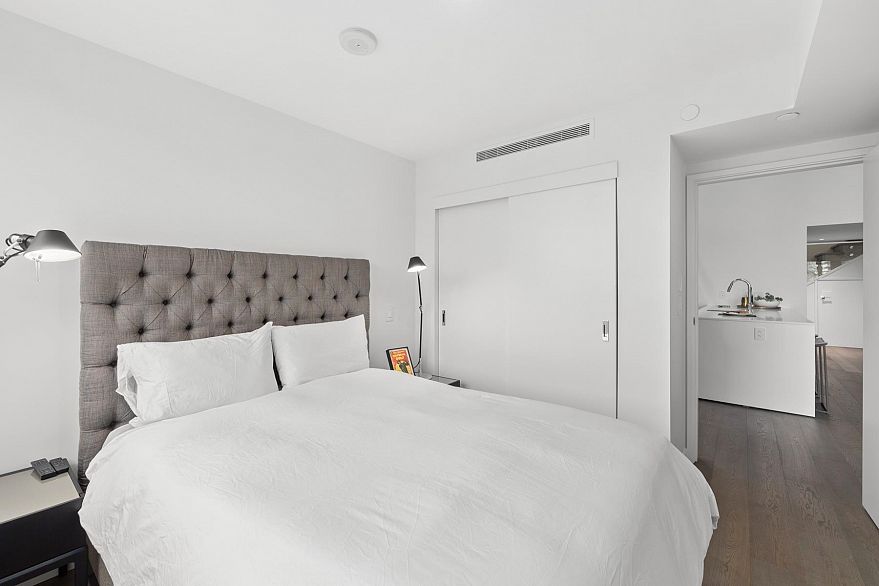 2208 1111 Richards Street