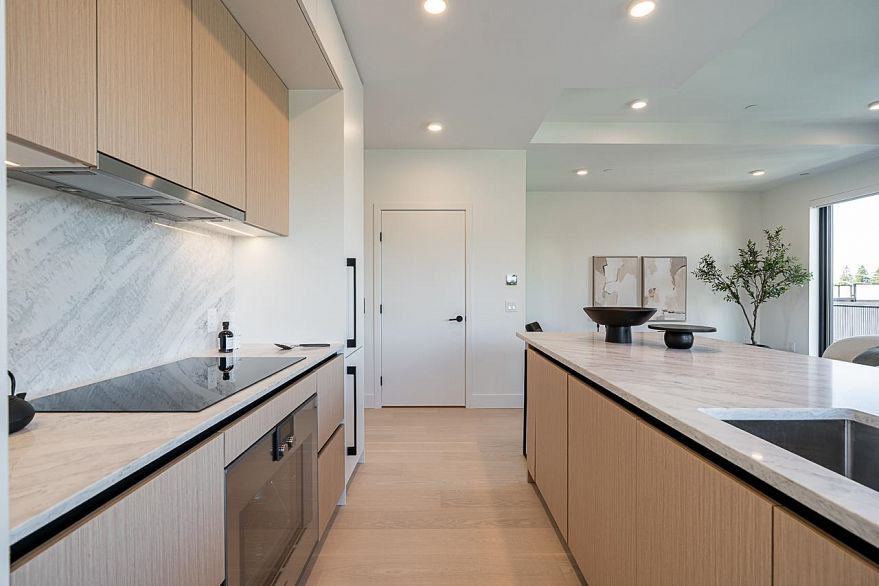 202 539 W 28th Avenue