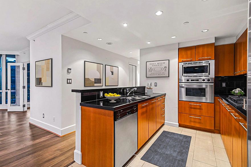 1503 323 Jervis Street