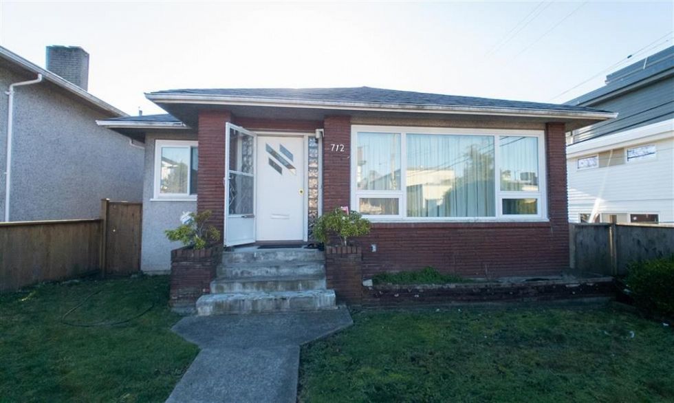 712 E 57 Avenue