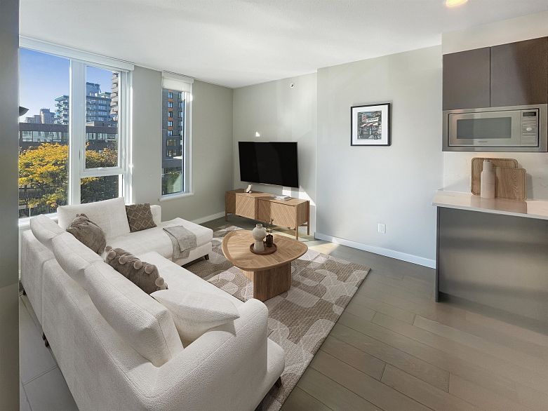 309 2888 Cambie Street