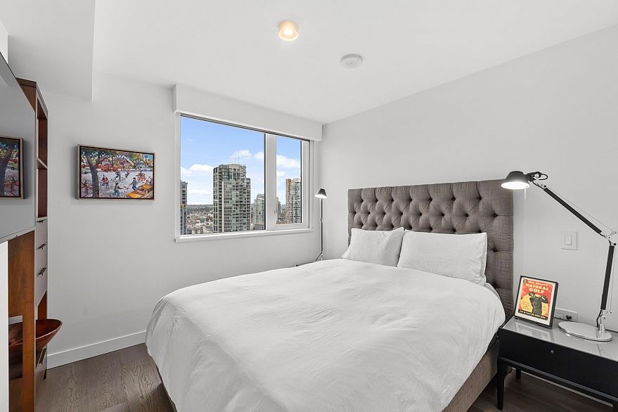 2208 1111 Richards Street