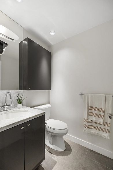 211 1961 Collingwood Street