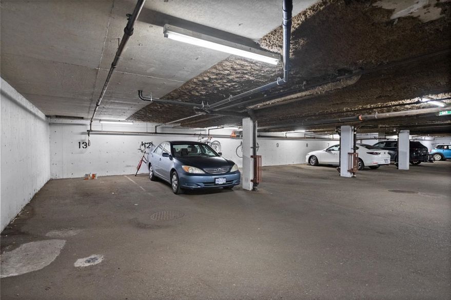 104 925 W 15th Avenue