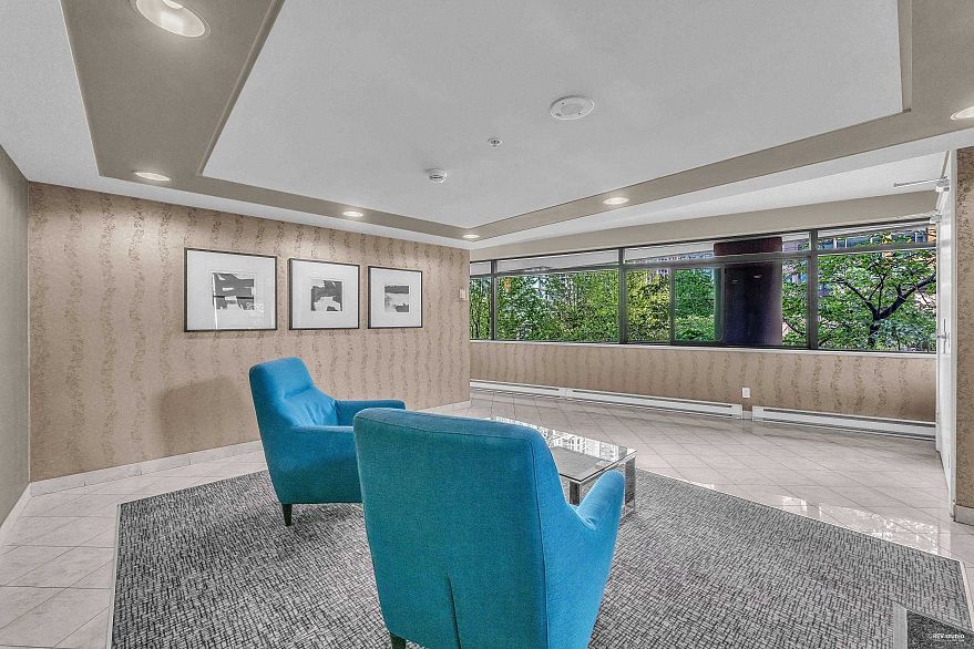 201 1367 Alberni Street