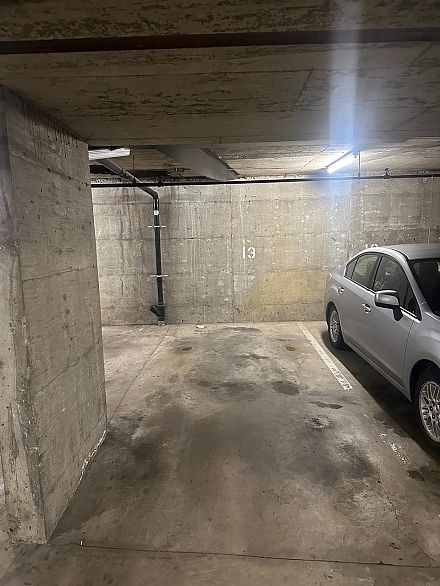 403 985 W 10th Avenue