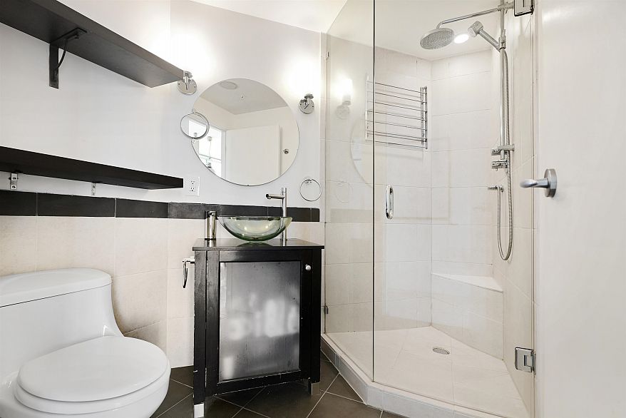 2103 907 Beach Avenue