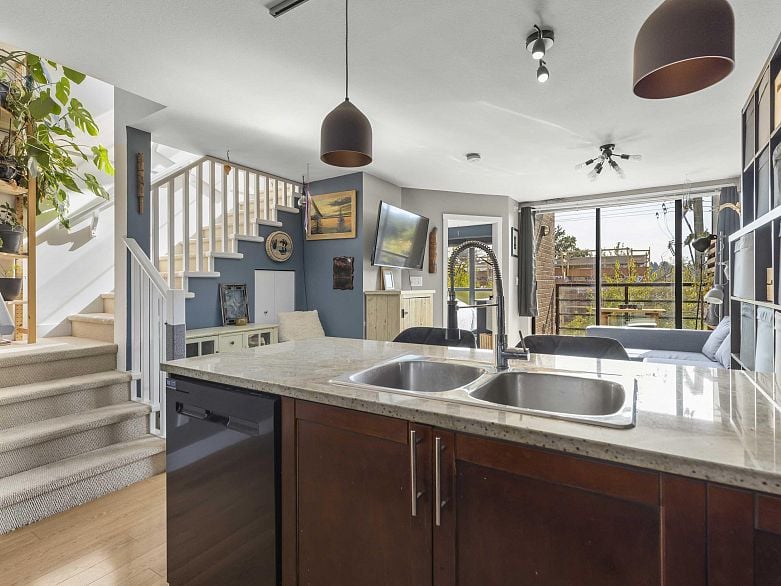 PH20 2150 E Hastings Street