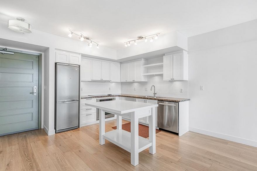 PH802 2228 W Broadway