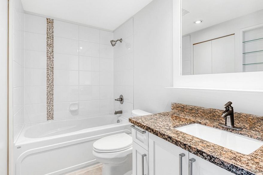 PH802 2228 W Broadway